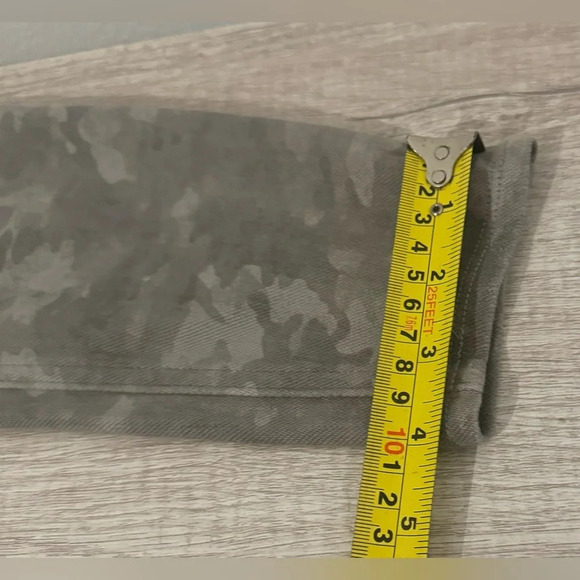 Spanx Jean-ish Ankle Leggings Stone Wash Camo Pull On Stretch Pants Size Medium - Picture 3 of 8